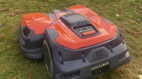 Husqvarnas Automower CEORA™ på Losby Gods
