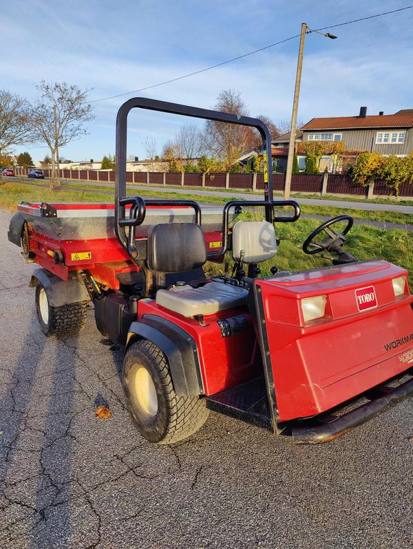 Toro Workman ink topdresser og lastekasse